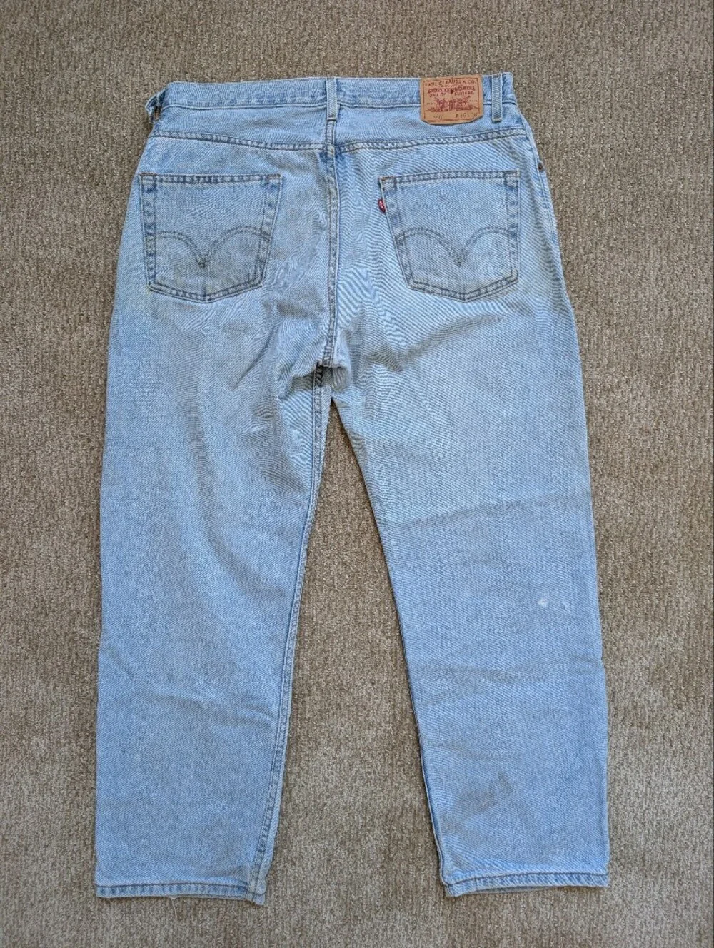 Levi's 550 Light Blue Relaxed Fit 36x30